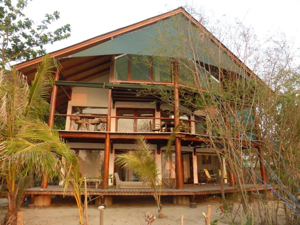 Castaway Surf Retreat 1 Hotel Sekongkang Ngoại thất bức ảnh