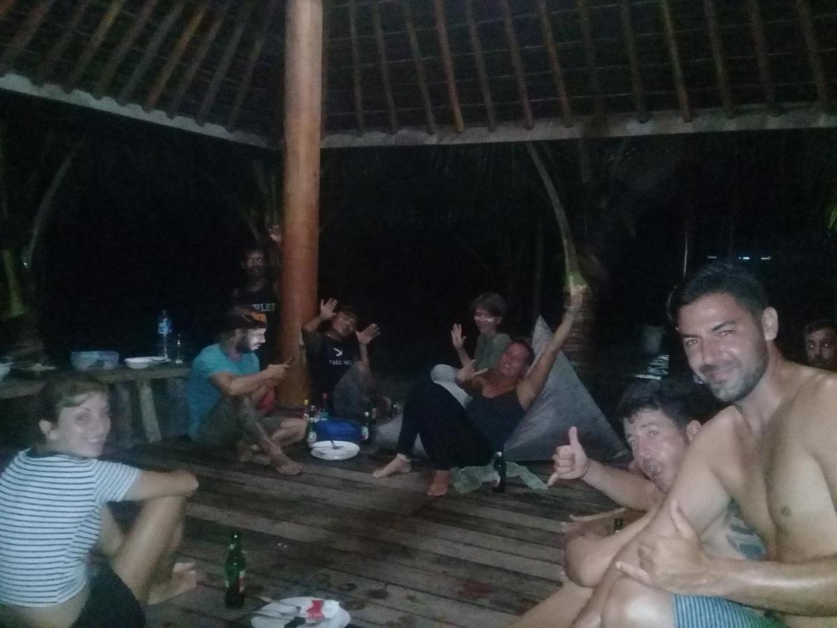 Castaway Surf Retreat 1 Hotel Sekongkang Ngoại thất bức ảnh