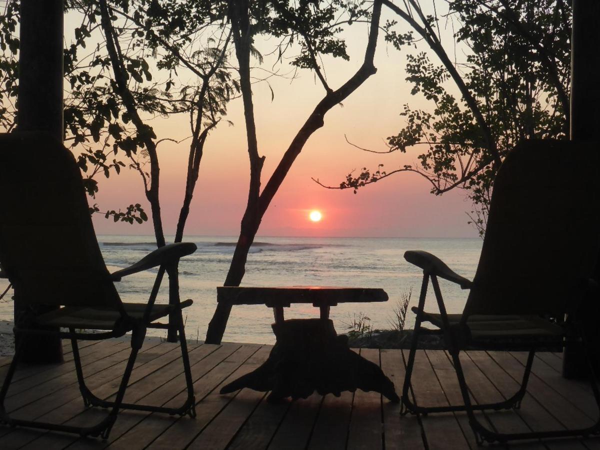 Castaway Surf Retreat 1 Hotel Sekongkang Ngoại thất bức ảnh